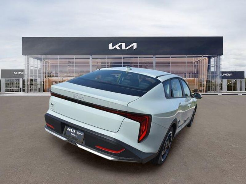 New 2026 Kia K4 EXImage 4