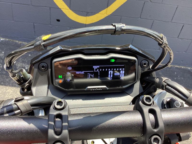 2025 Ducati HYPERMOTARD 698 RV 
