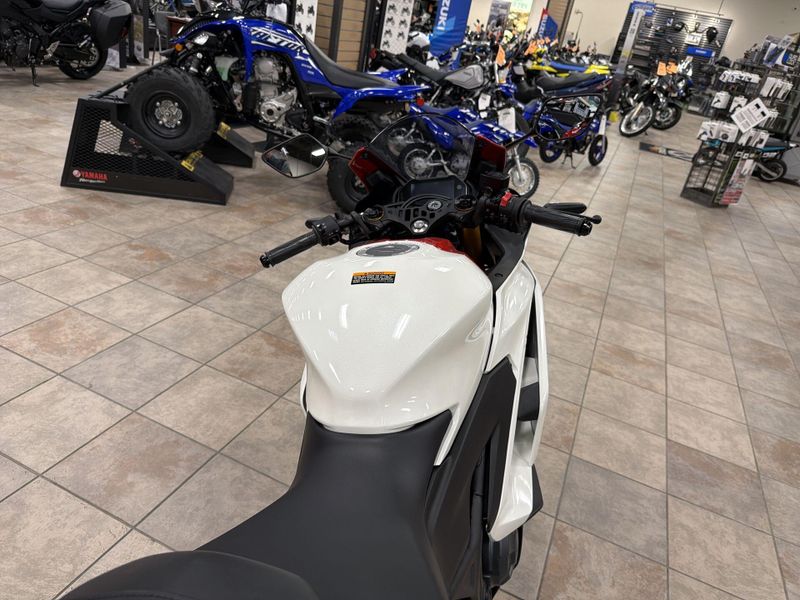 New 2026 Yamaha YZF-R3 ABS CA 70TH ANNIVERSARY EDITION Image 25