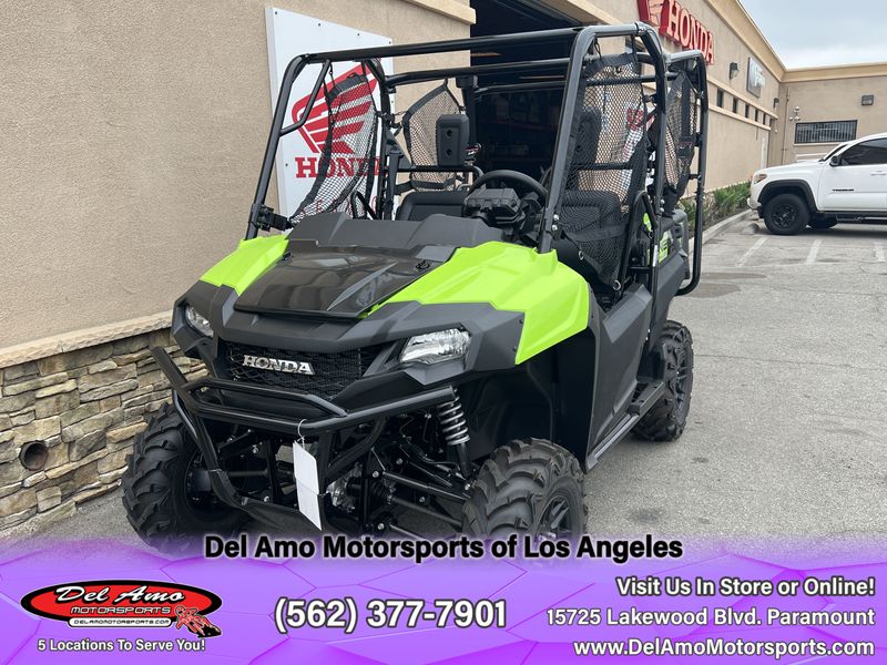 2024 Honda SXS700M4DLR  in a KRYPTON GREEN exterior color. Del Amo Motorsports of Los Angeles (562) 262-9181 delamomotorsports.com 