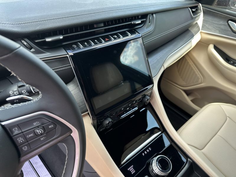Used 2023 Jeep Grand Cherokee LimitedImage 28