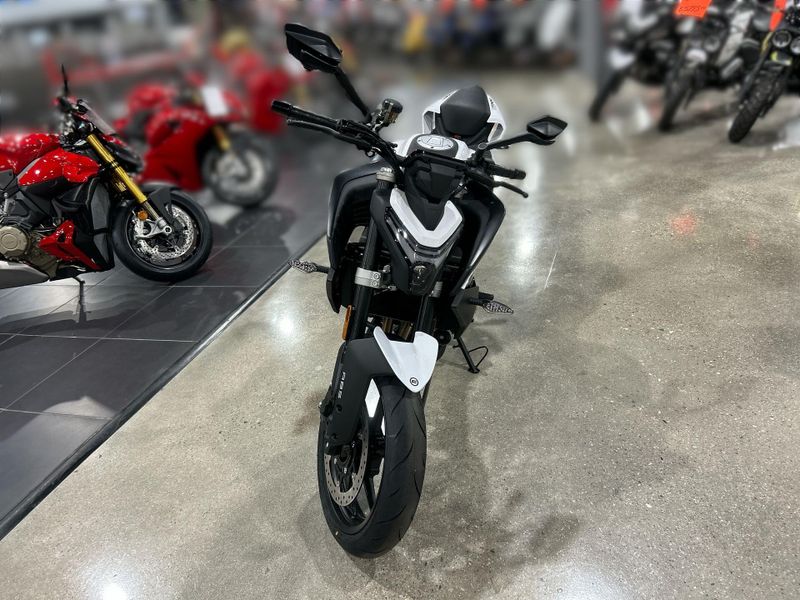 2025 CFMOTO 450NK Image 22
