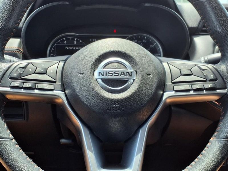 2021 Nissan Versa SR photo 21