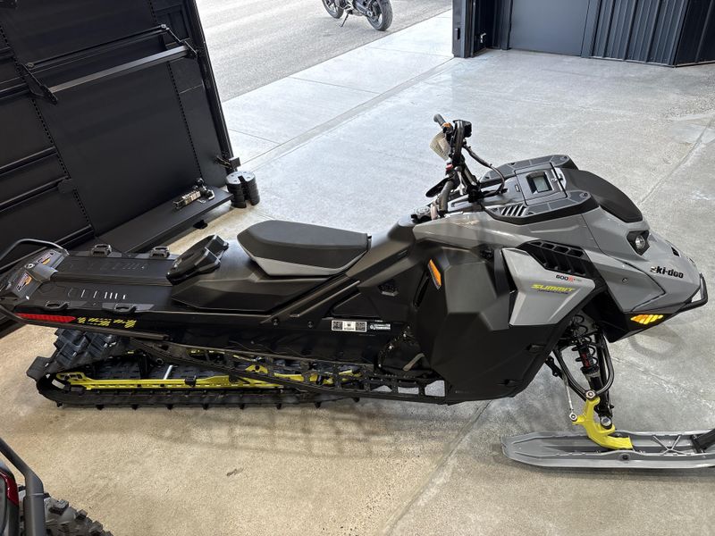 New 2026 Ski-Doo SUMMIT EDGE 600R S HAC 154 25 ETEC 