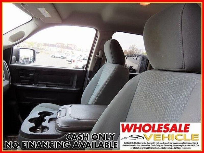 2014 RAM 1500 ExpressImage 12
