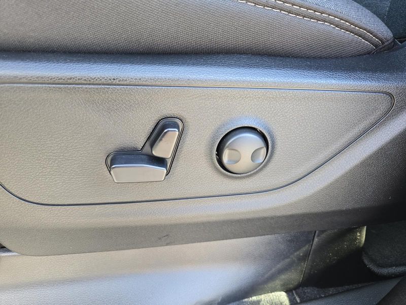 2025 Ram 1500 Big Horn photo 21