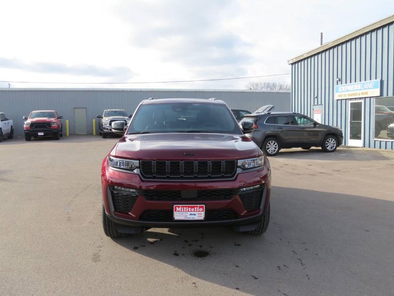 New 2026 Jeep Grand Cherokee Limited 4x4Image 3