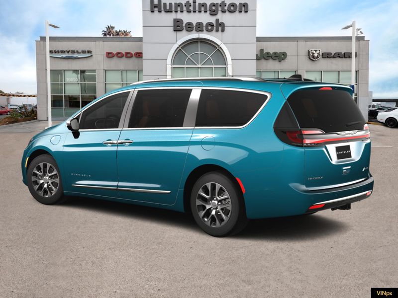 2025 Chrysler Pacifica Hybrid PinnacleImage 4