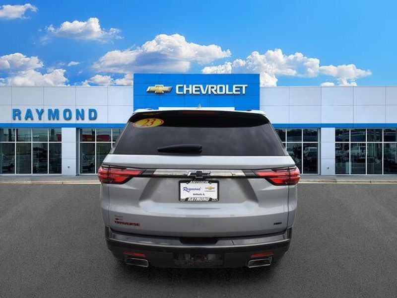 Used 2023 Chevrolet Traverse PremierImage 5
