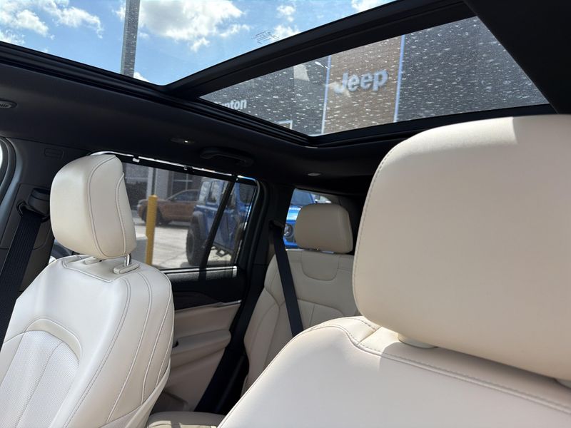 Used 2024 Jeep Grand Cherokee LimitedImage 38