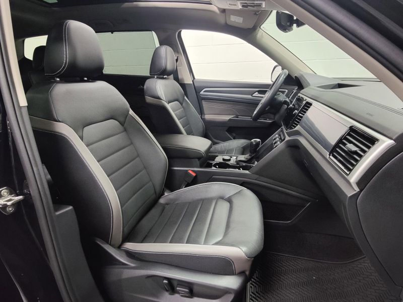 Used 2023 Volkswagen Atlas V6 AWD SEL Premium R-Line w/SunroofImage 6