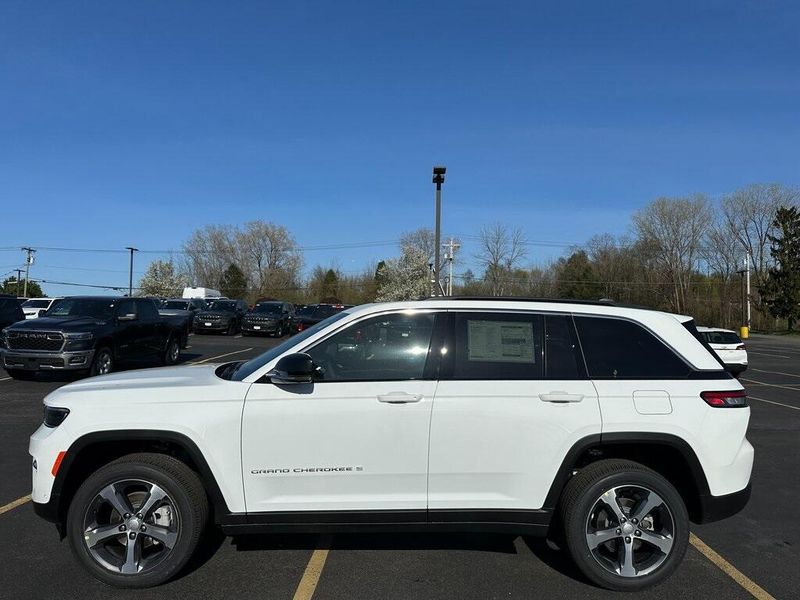 2025 Jeep Grand Cherokee Limited 4x4Image 4