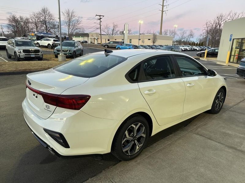 2021 Kia Forte LXSImage 4