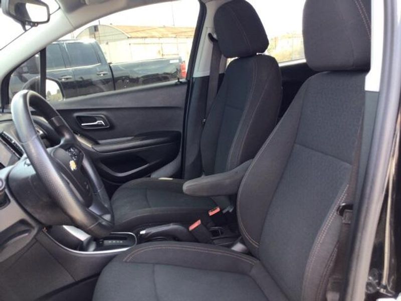 Used 2021 Chevrolet Trax LSImage 10