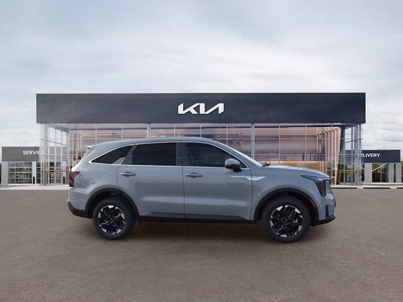 New 2026 Kia Sorento SImage 2