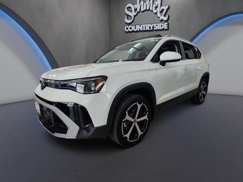 Used 2025 Volkswagen Taos SEL AWD w/Sunroof/NavImage 9