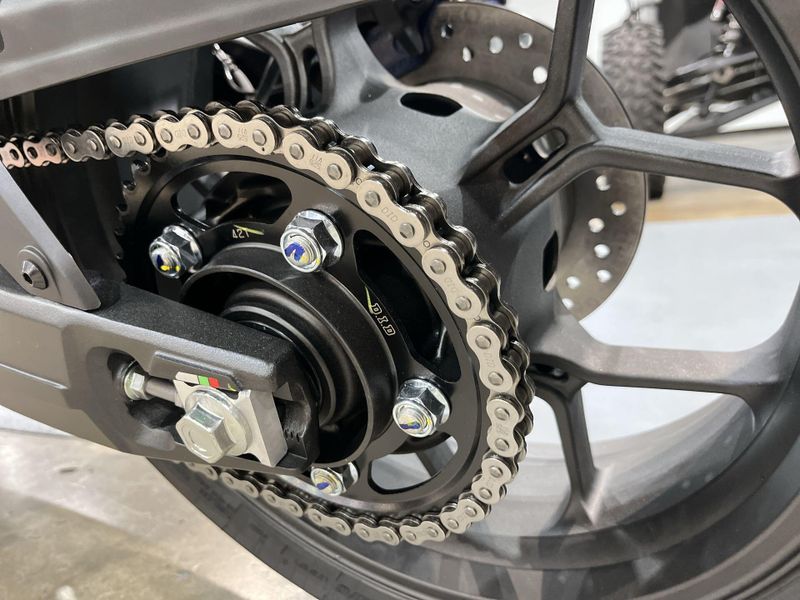 New 2026 Honda CBR650R E-CLUTCH Image 22