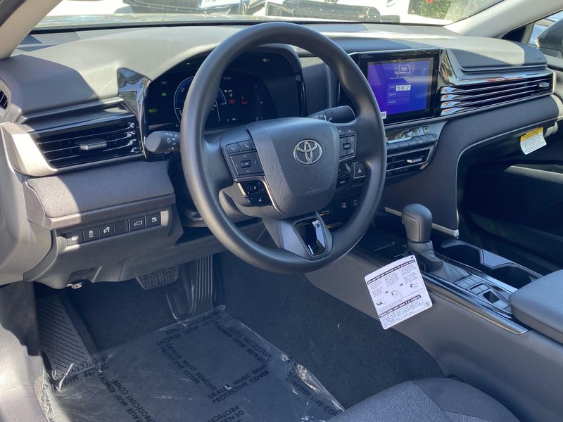 2025 Toyota Camry LEImage 13