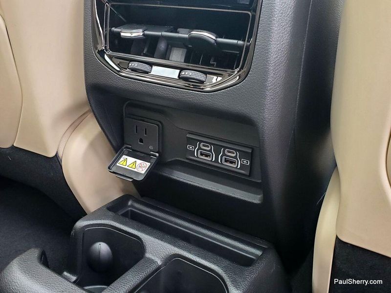 2025 Jeep Grand Cherokee L Limited 4x4Image 49