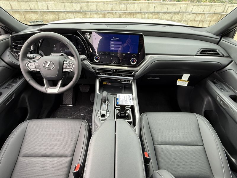 2025 Lexus TX Image 26