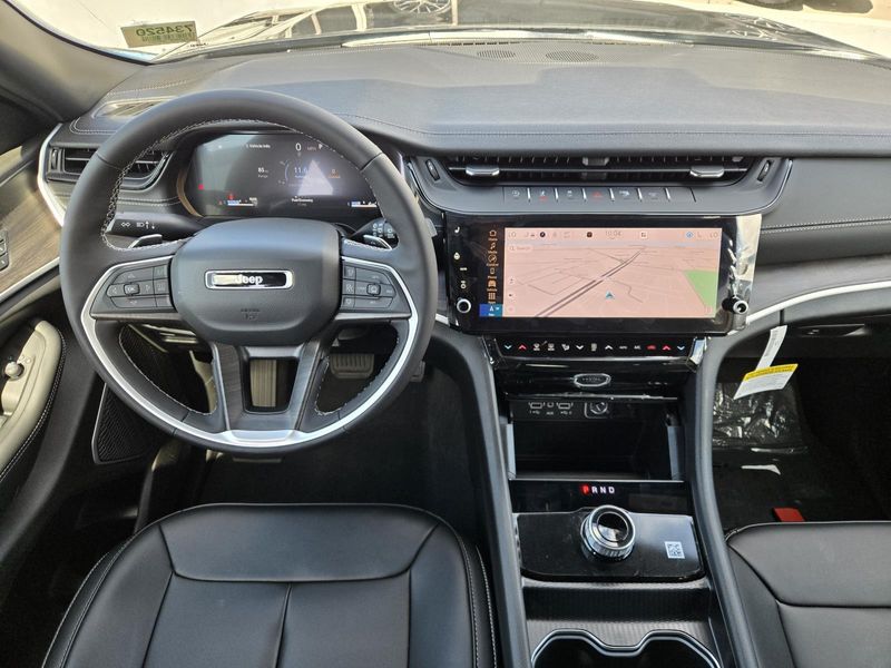 New 2026 Jeep Grand Cherokee Limited 4x2