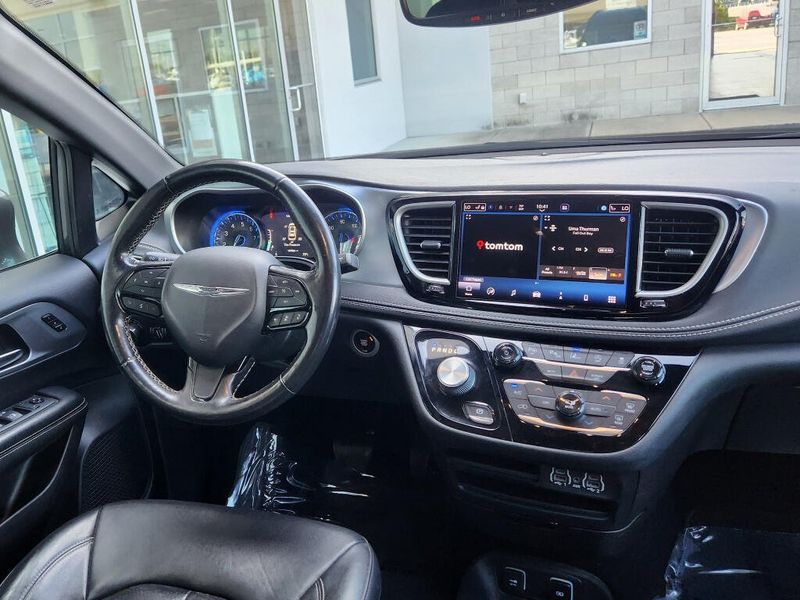 Used 2021 Chrysler Pacifica Touring L S