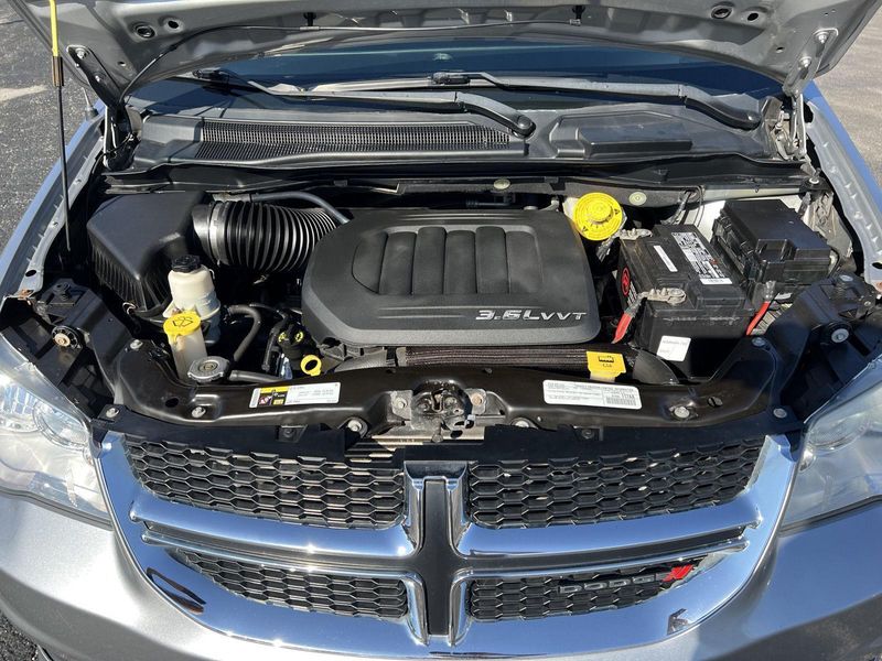 2015 Dodge Grand Caravan SXT photo 36
