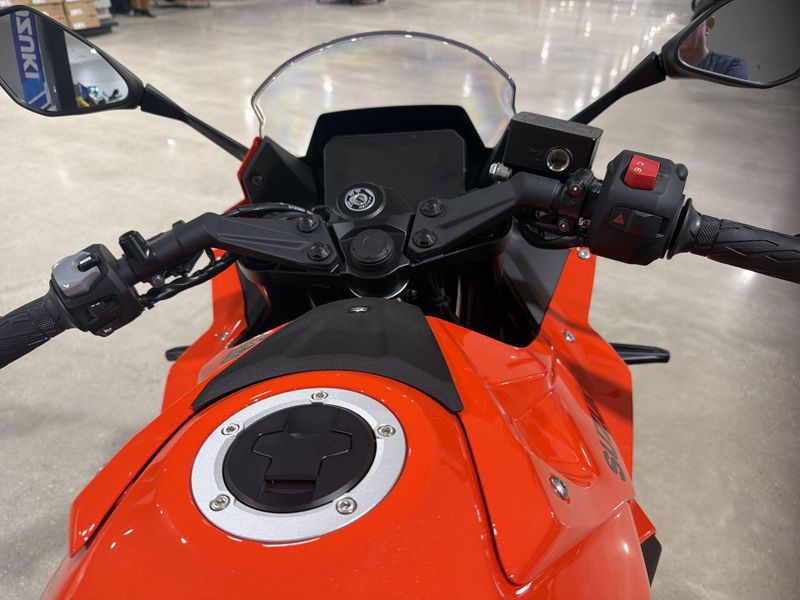 New 2026 Suzuki GSX-8R Image 23