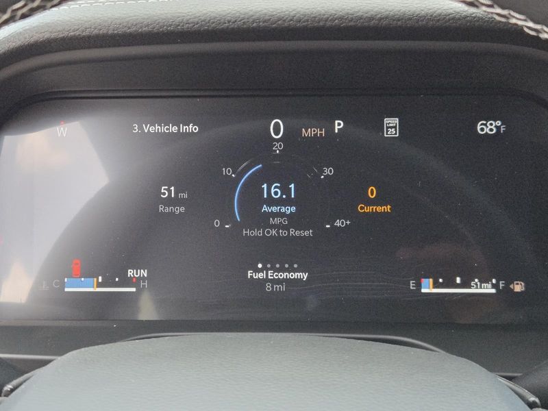 New 2026 Jeep Grand Cherokee Laredo Altitude 4x2