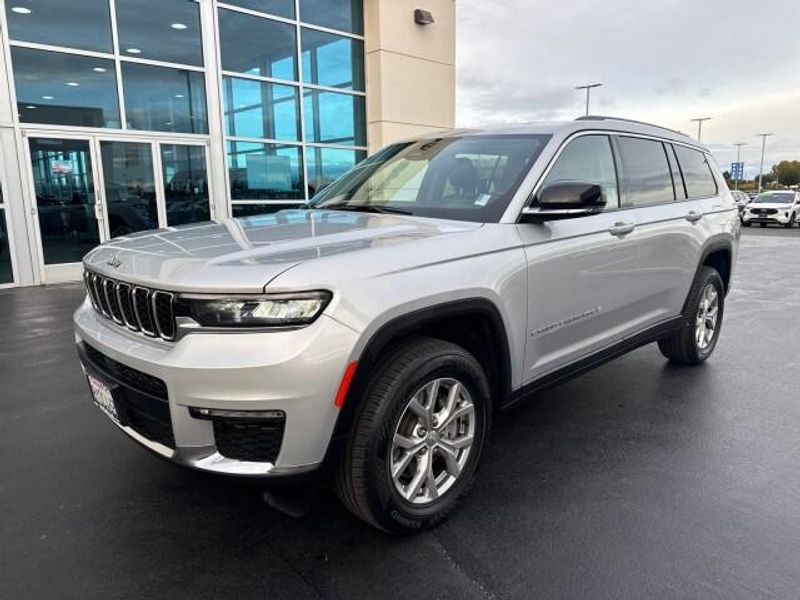 2021 Jeep Grand Cherokee Limited photo 3
