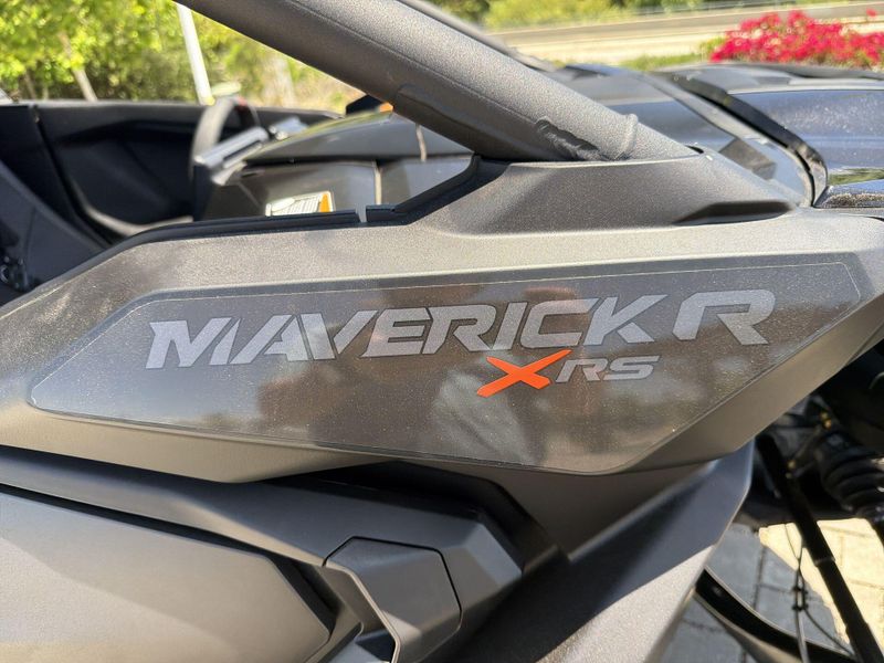 New 2026 Can-Am MAVERICK R MAX X RS 999T DCT Image 29