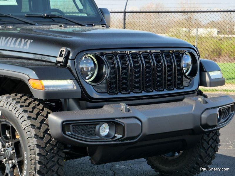 2025 Jeep Gladiator Willys photo 6
