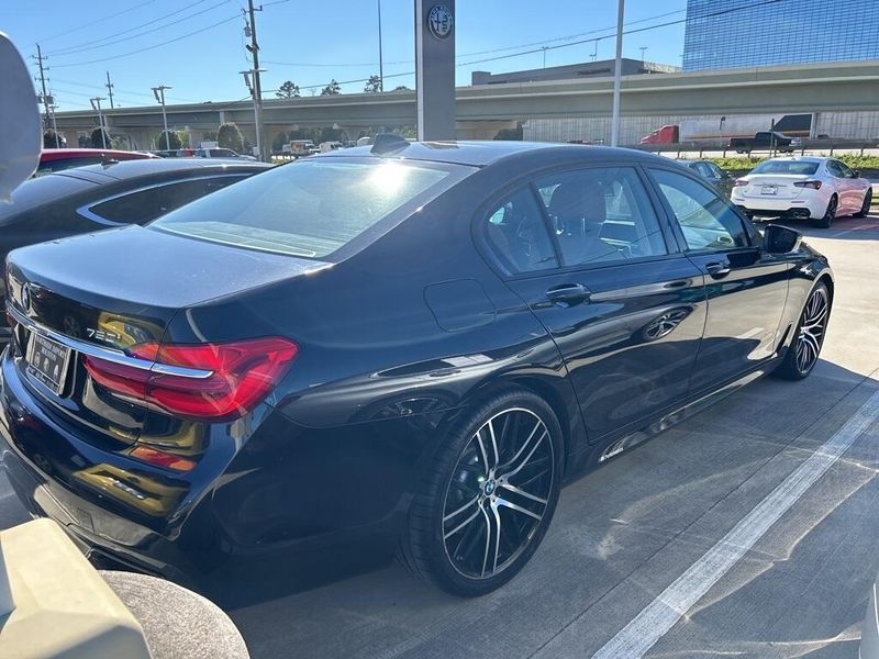 2018 BMW 750i 750iImage 3