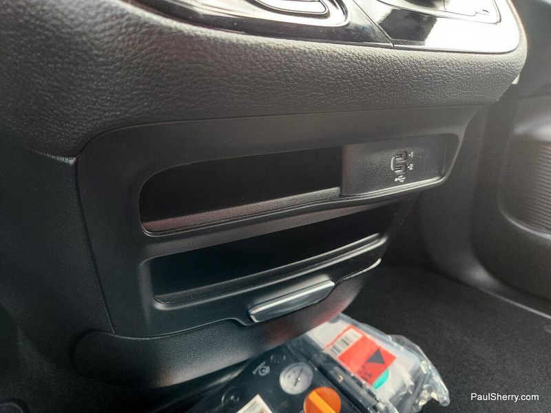 New 2026 Chrysler Pacifica Select