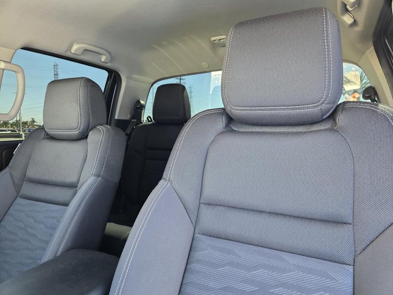 Used 2024 Nissan Frontier Crew Cab 4x4 SV
