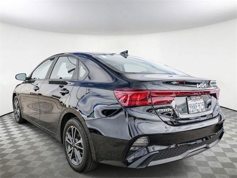 Used 2023 Kia Forte LXSImage 6