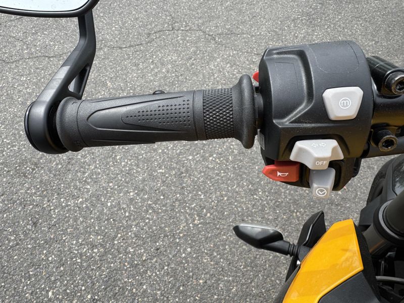 2025 Triumph Street Triple 765 RS - COSMIC YELLOW 