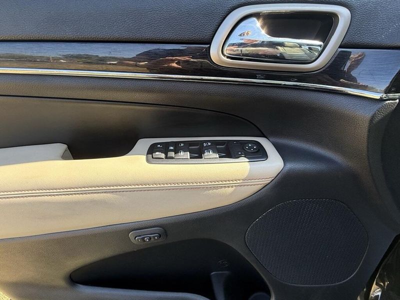 2016 Jeep Grand Cherokee Limited photo 12
