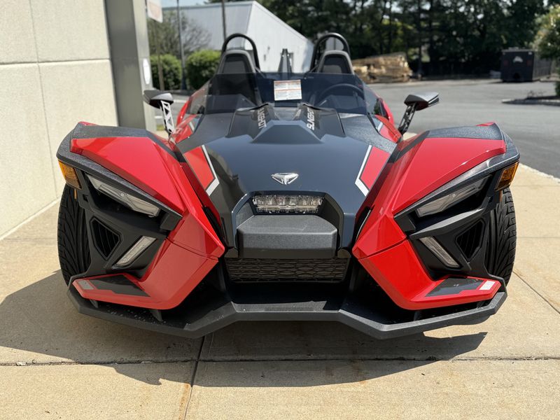 2024 Polaris SLINGSHOT SLR MANUALImage 4