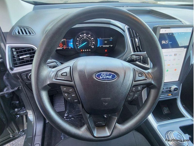 Used 2024 Ford Edge SE