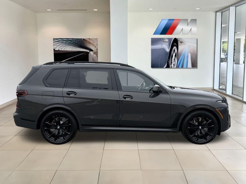 2026 BMW X7 xDrive40iImage 5