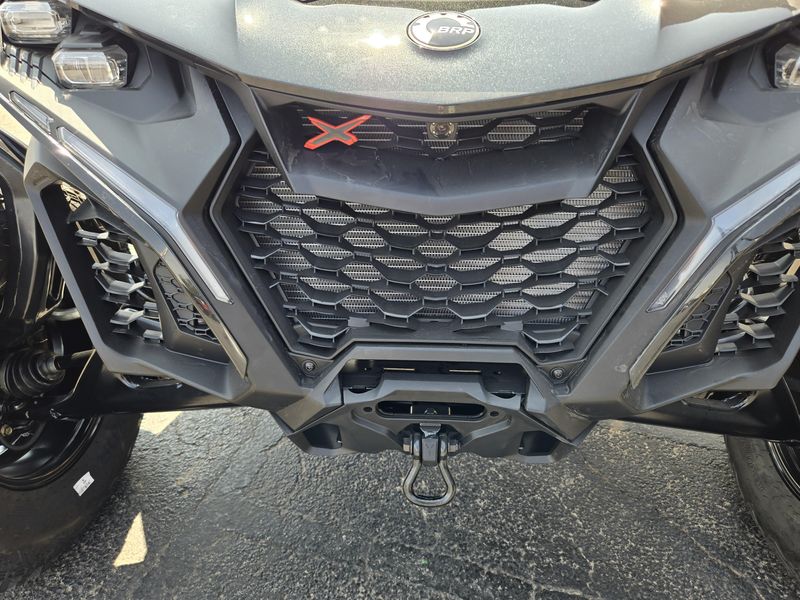 2025 Can-Am MAVERICK R MAX X RS 999TDCT TRIPLE BLACK Image 11