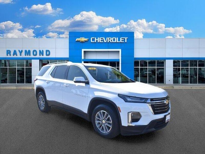 Used 2022 Chevrolet Traverse LT LeatherImage 1