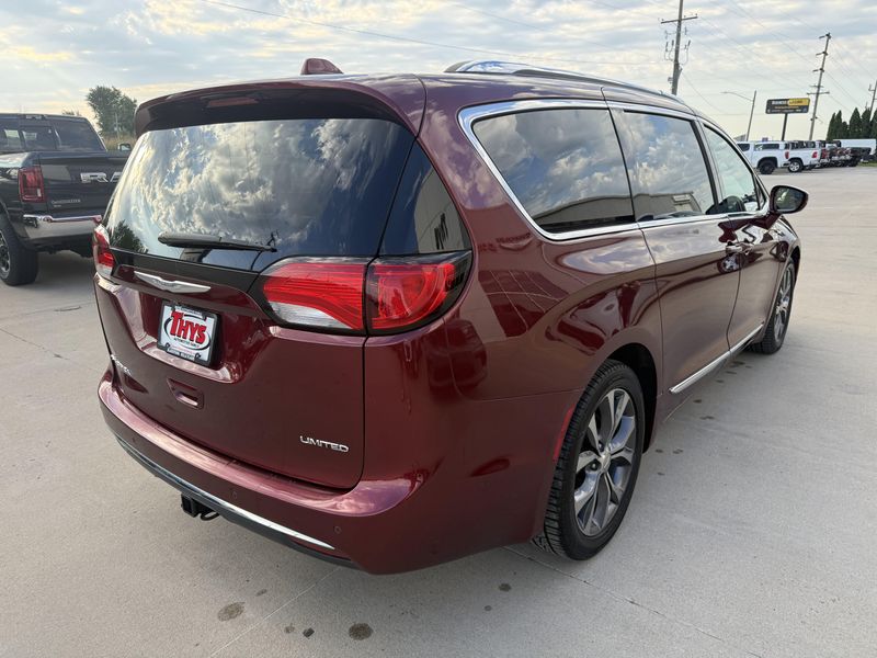 Used 2017 Chrysler Pacifica LimitedImage 37