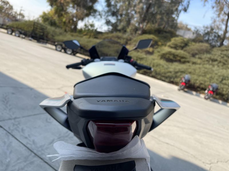 New 2025 Yamaha YZF-R3 ABS Image 9