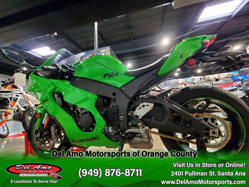 2024 Kawasaki ZX1002TRFNL-GN1  in a LIME GREEN/EBONY exterior color. Del Amo Motorsports of Orange County (949) 416-2102 delamomotorsports.com 