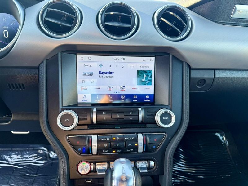 2022 Ford Mustang GT Premium photo 10