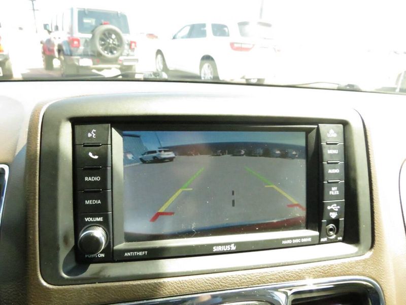 Used 2015 Chrysler Town & Country Touring L 4dr Mini VanImage 19