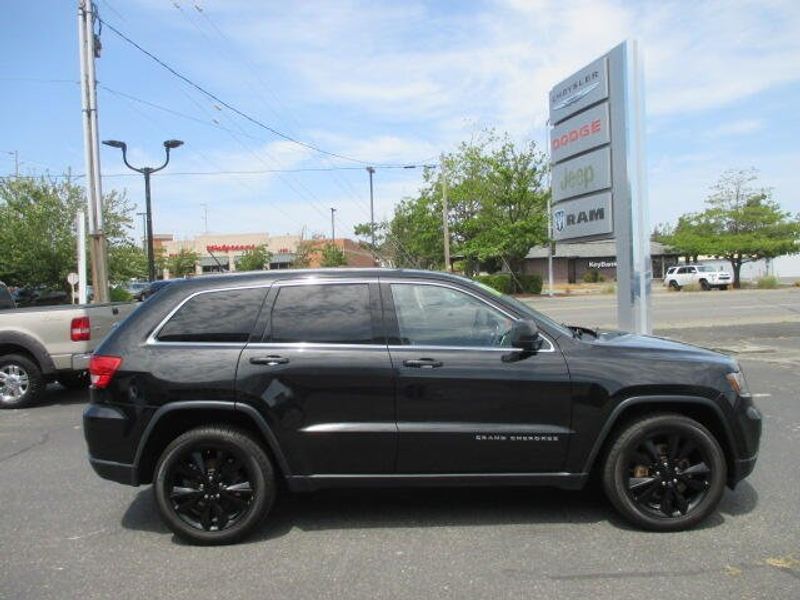 2012 Jeep Grand Cherokee Laredo AltitudeImage 6