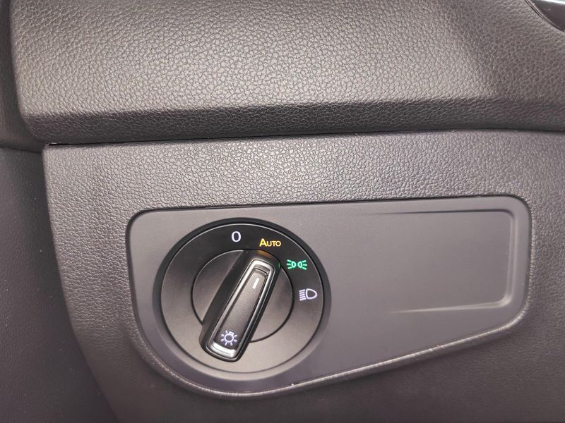 Used 2020 Volkswagen Tiguan SE AWD w/SunroofImage 27